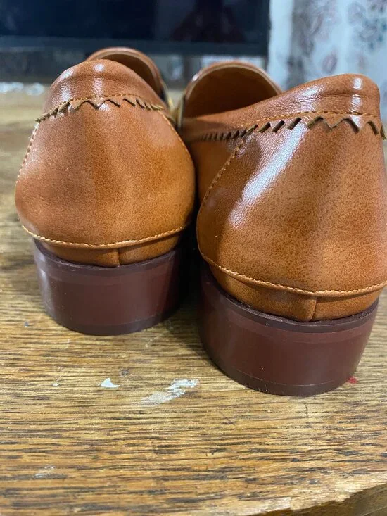 Women's Shoes - Picture 2 of 5